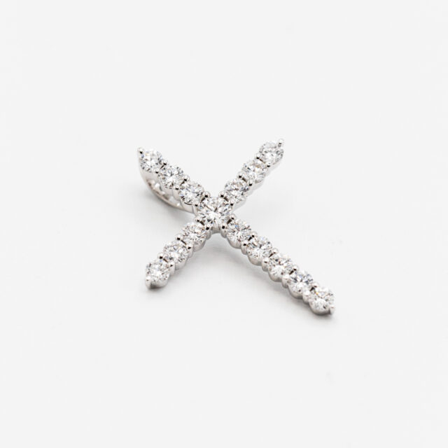 diamond_pendant_cross